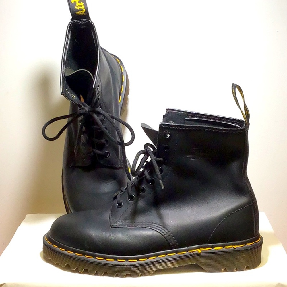 DR. MARTENS  Smooth Leather Lace Up Boot